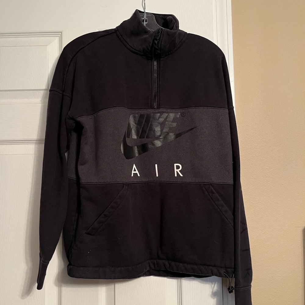 Nike Air Half-Zip! Men’s size large and black.